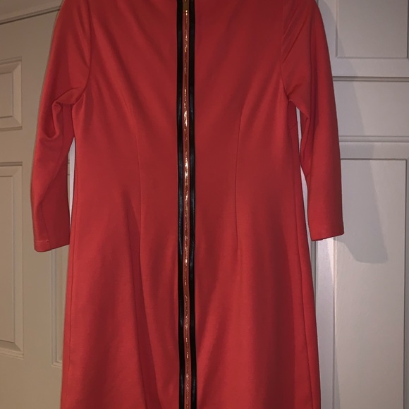 Vince Camuto Shift Dress - Picture 3 of 3